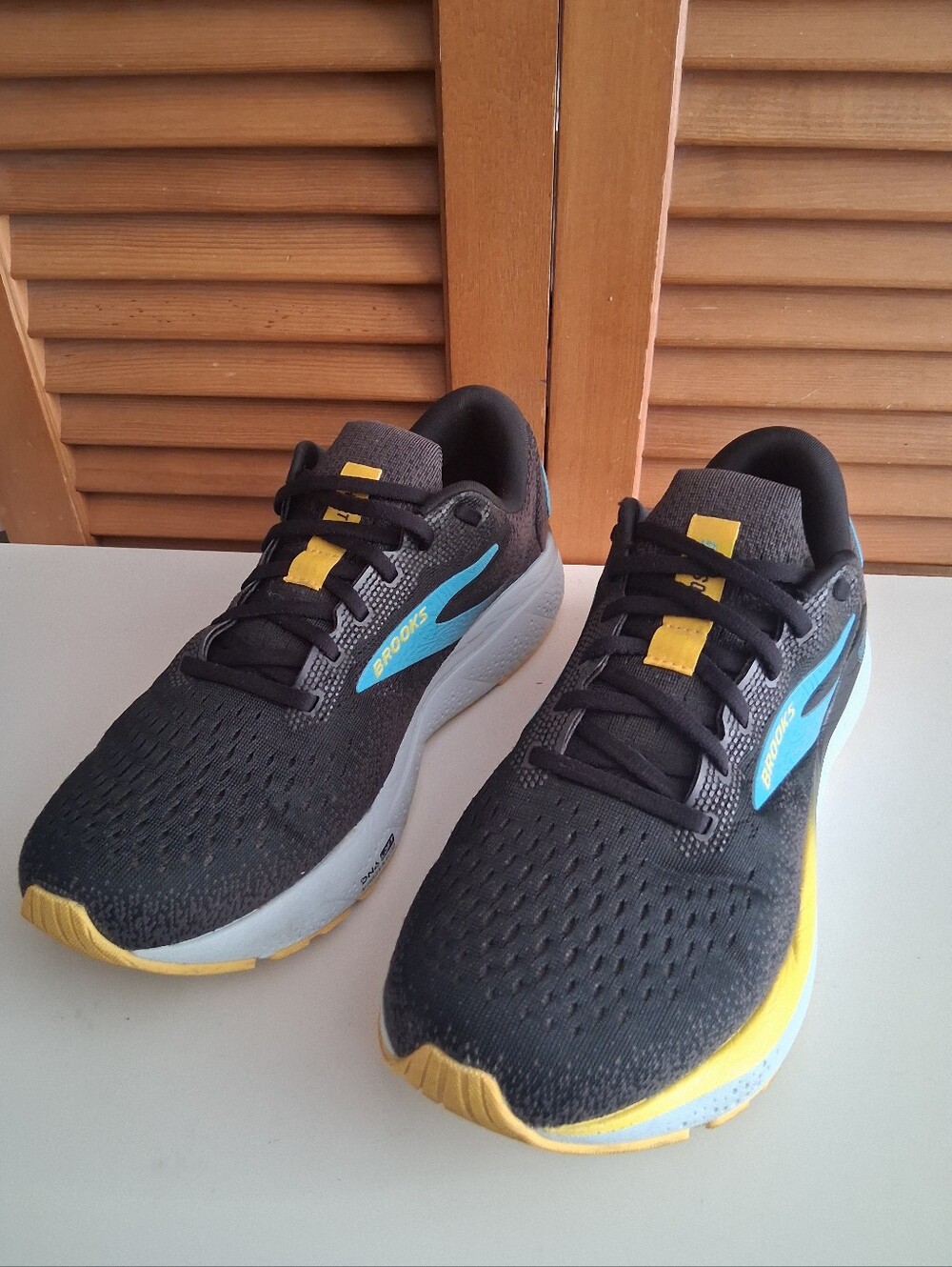 Brooks Ghost 16 Black Blue Men's Running Shoe * Size: 10.5 (Medium)